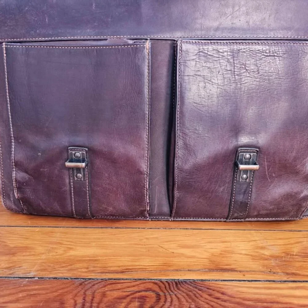 Kenneth Cole Reaction selling little